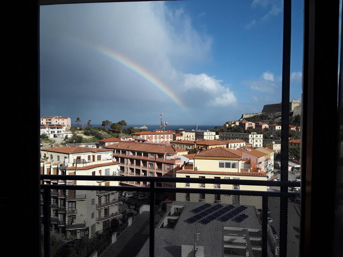 B & B La Terrazza Sul Mare Portoferraio Exterior photo